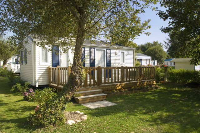 Hébergements de plein air : donner le plus de choix à vos salariés avec Campings.com