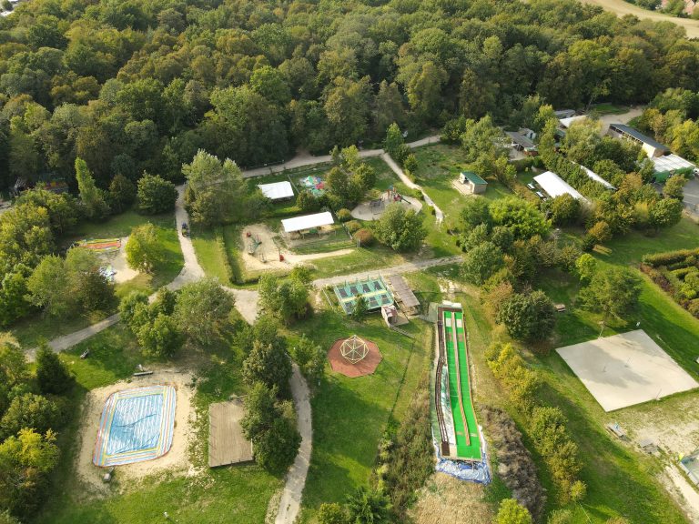 PARC AVENTURE LAND