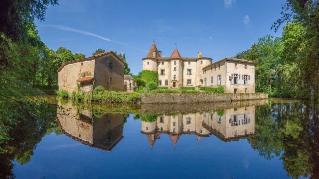 chatea-martinanaches-auvergne-1920.jpg__1920x1080_q85_subsampling-2 Trésors d’Auvergne : à découvrir sur une journée ou plus...
