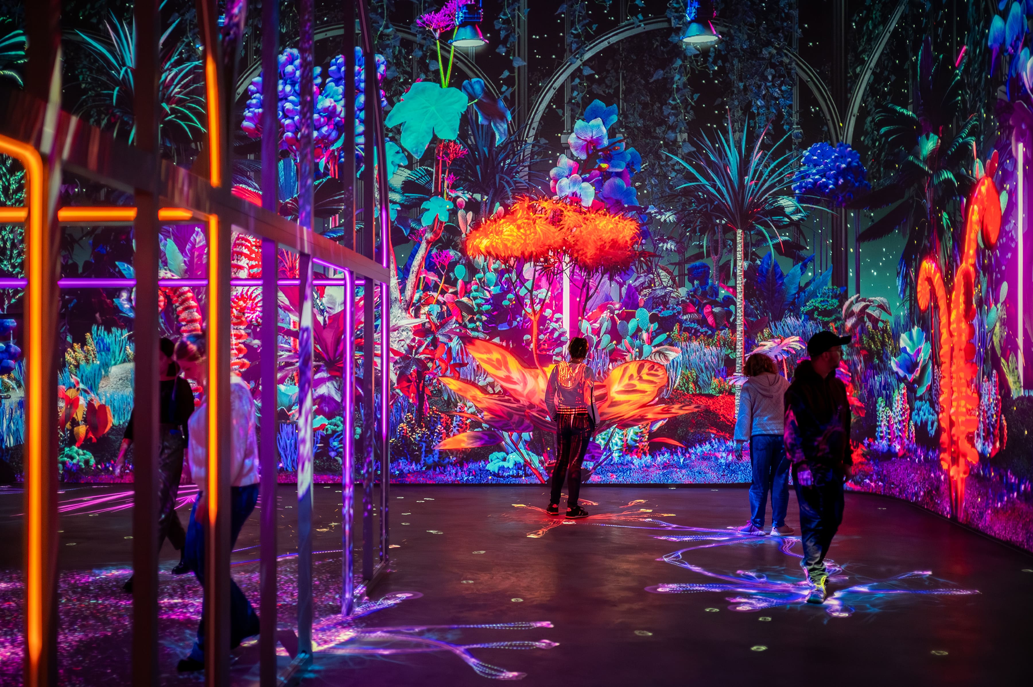 FUTUROSCOPE_Serre_des_Mondes_0001 (1)