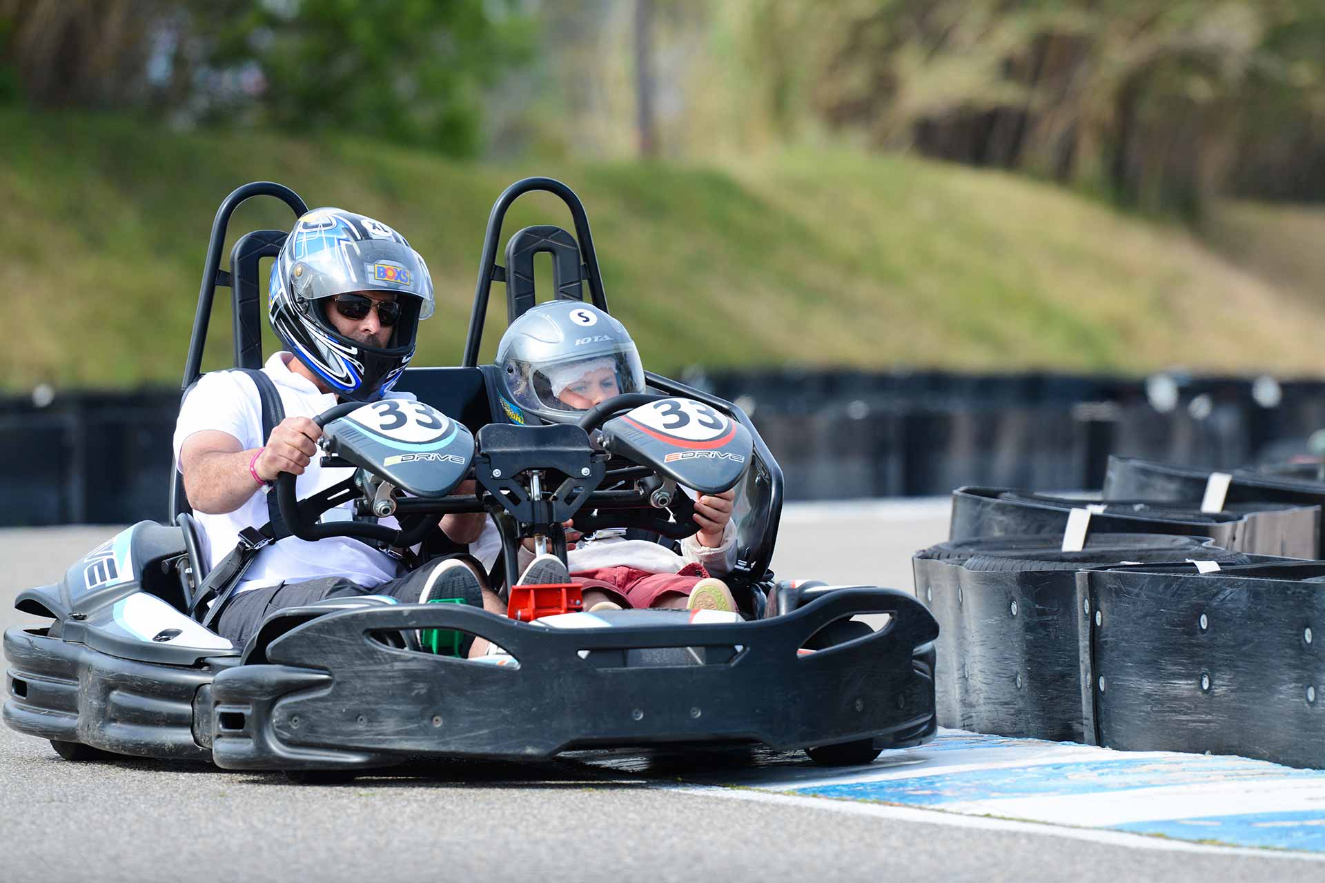 Karting de Monteux – piste de karting pour sorties CSE et entreprises dans le Vaucluse