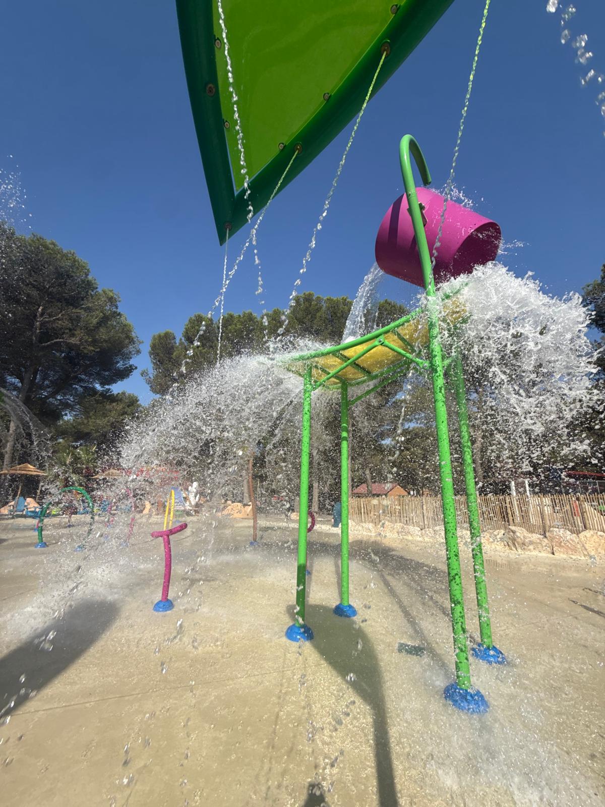 Magic Park Land — Parc de loisirs familial Côte Bleue entre Martigues et Marseille, billetterie CSE, attractions et arbres de Noël