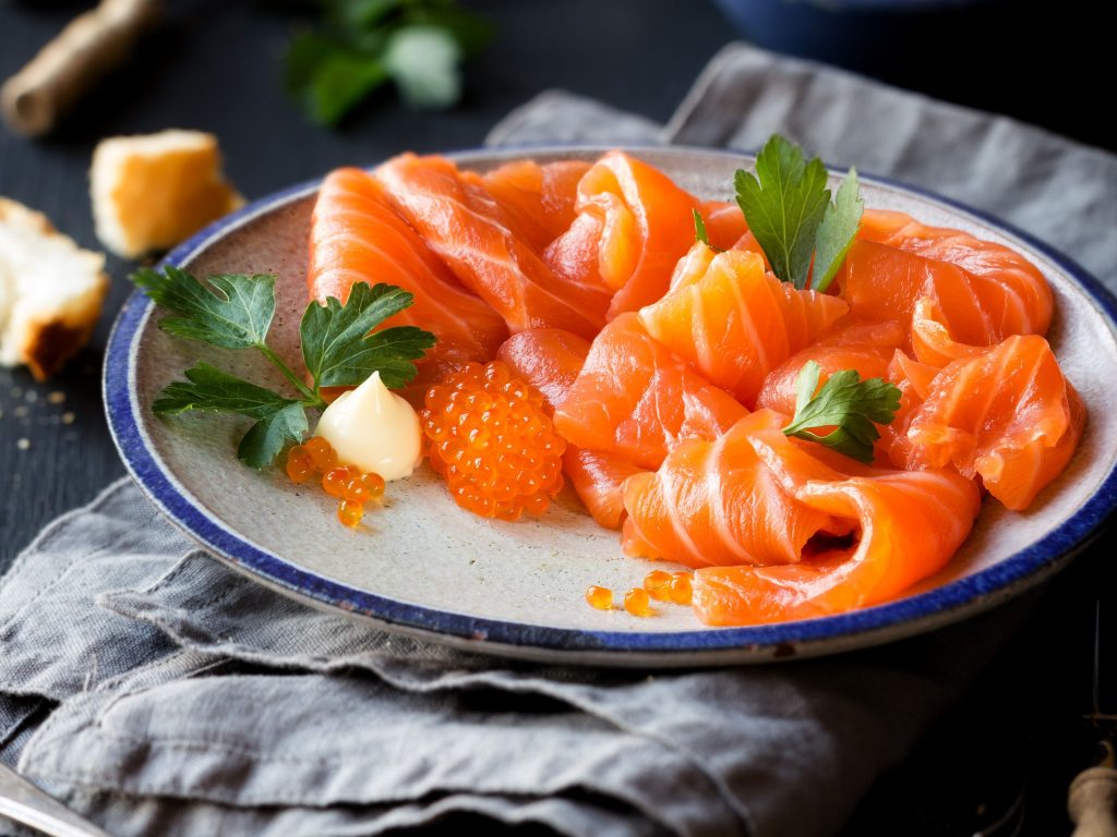 Noël - Plateau de saumon fumé et produits de la mer pour Noël CSE — saveurs d'exception à prix maîtrisés