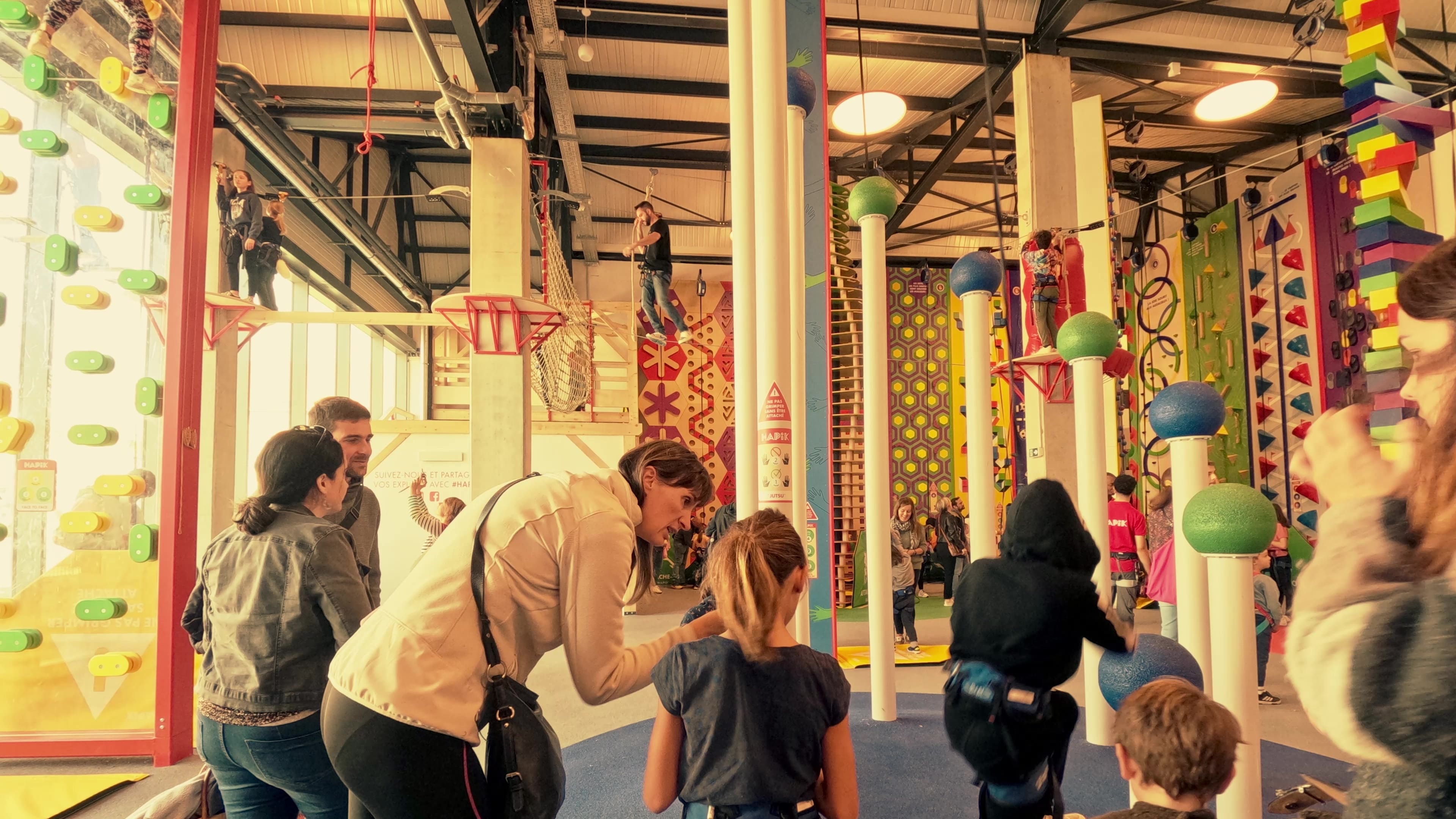 Activités arbre de Noël CSE en salle multi-activités — bowling, laser game et jeux pour tous les âges