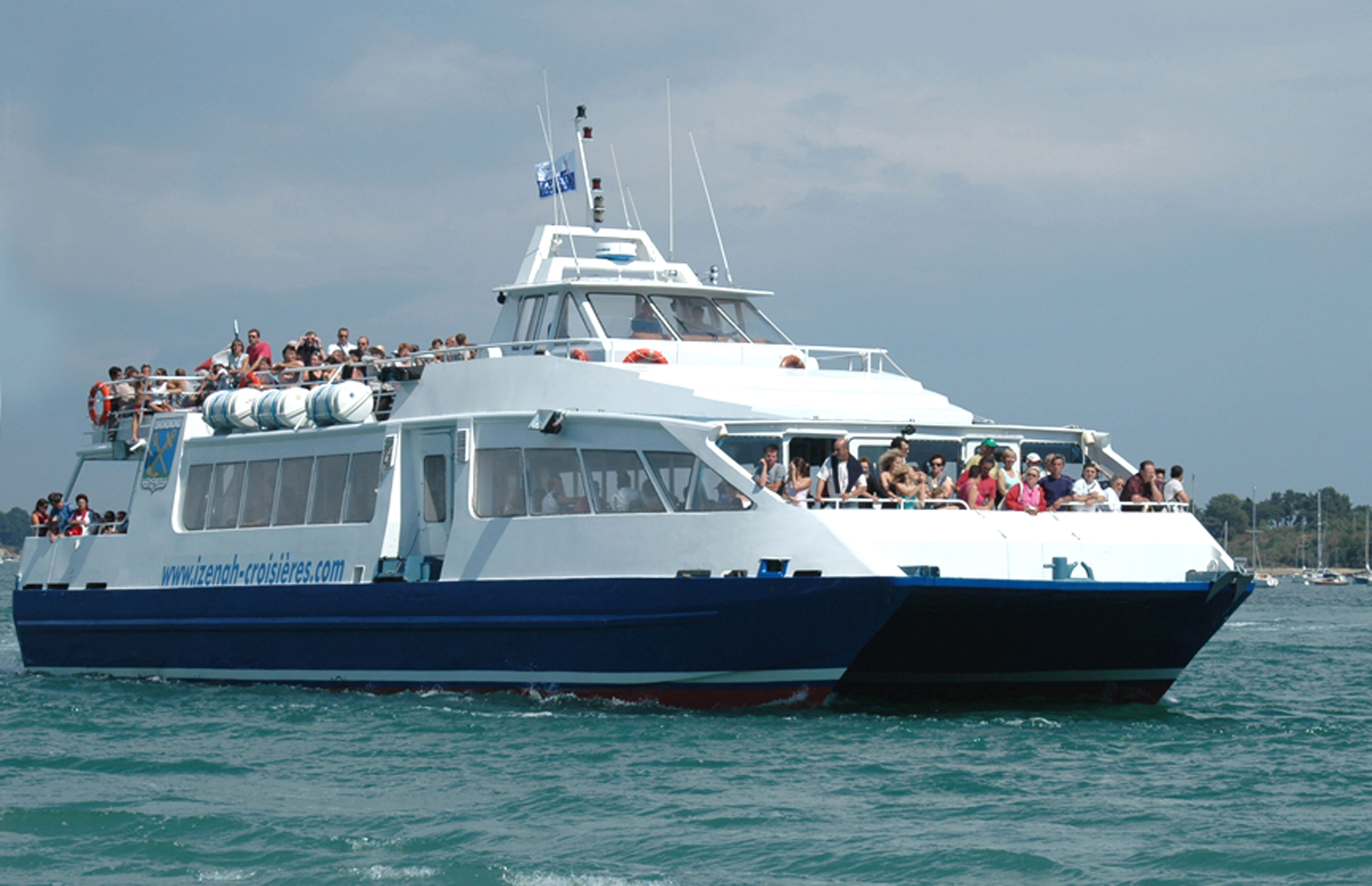 Bateau restaurant Izenah pour sortie CSE