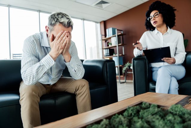 QVCT en Bretagne menant un entretien d'accompagnement avec un salarié