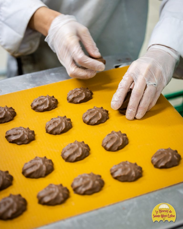 LE BISCUIT DE SAINTE-MERE-EGLISE