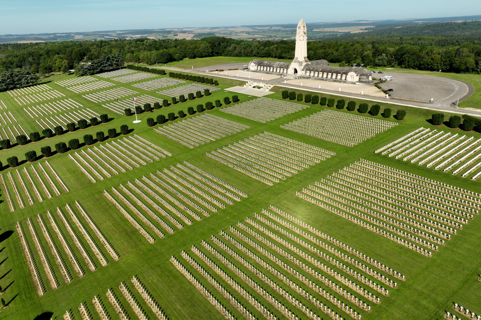 Tourisme mémoriel dans le Grand Est : nécropole de Verdun