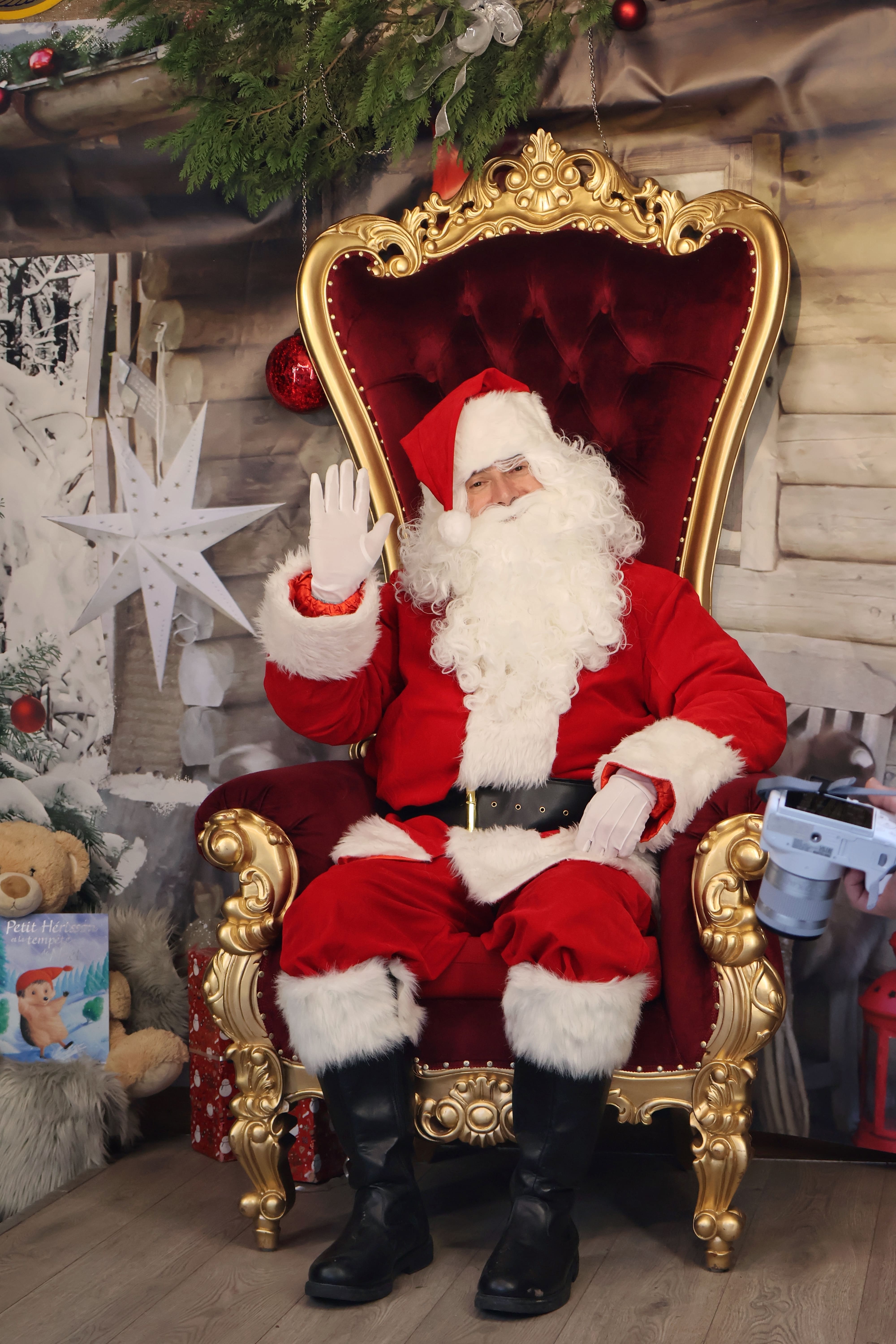  Salle décorée pour un arbre de Noël de CSE dans le Grand Est