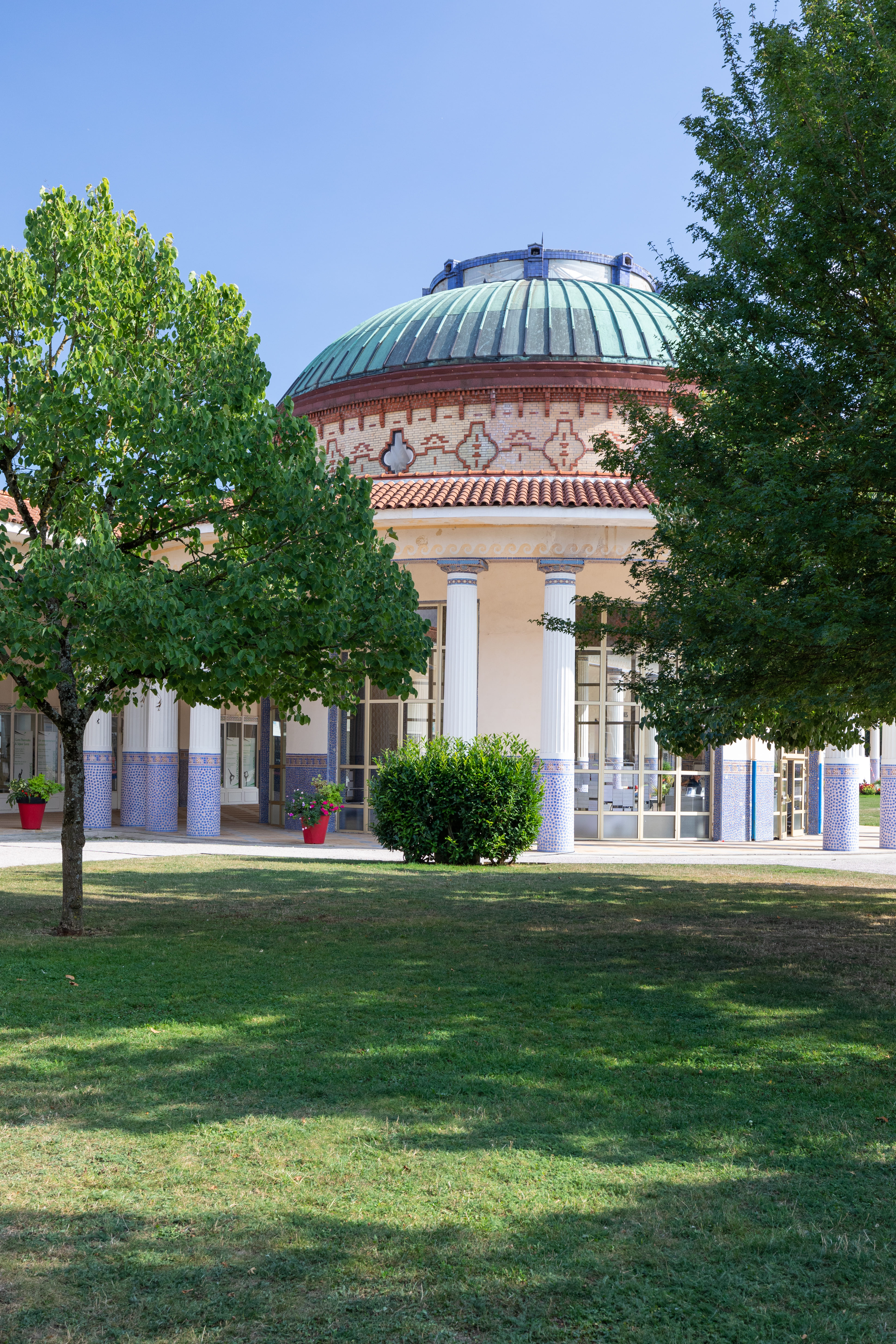 Les Thermes de Contrexéville, destination bien-être CSE dans les Vosges