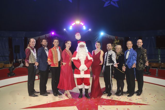 Arbre de Noël CSE du Cirque Rubis sous le chapiteau de Jablines-Annet