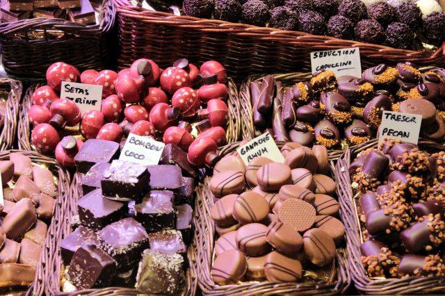Moulages de Noël en chocolat : Pères Noël, animaux et sapins