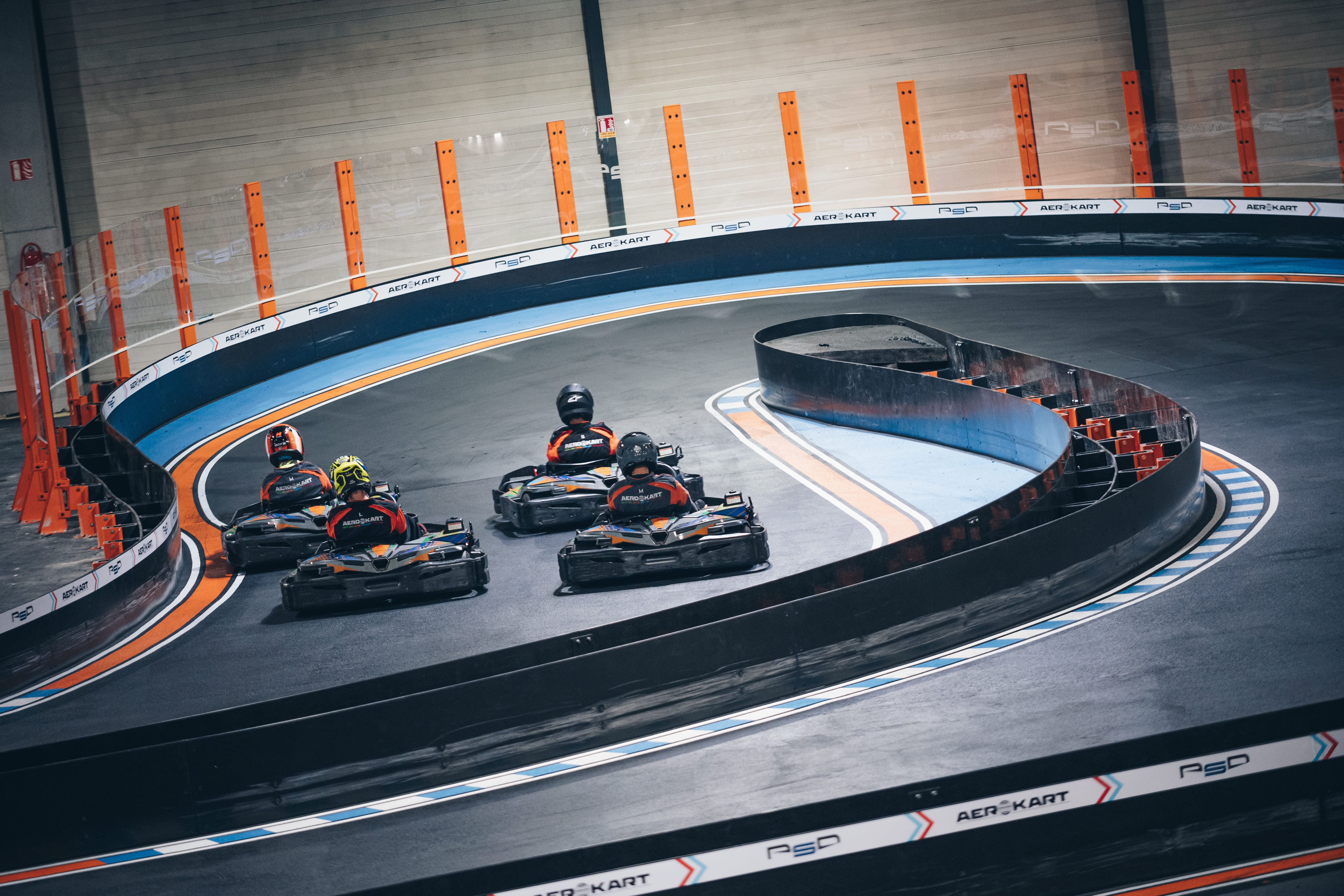 Arbre de Noël CSE AEROKART sur la piste de karting indoor d'Argenteuil
